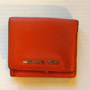 GUC. Michael kors small wallet.